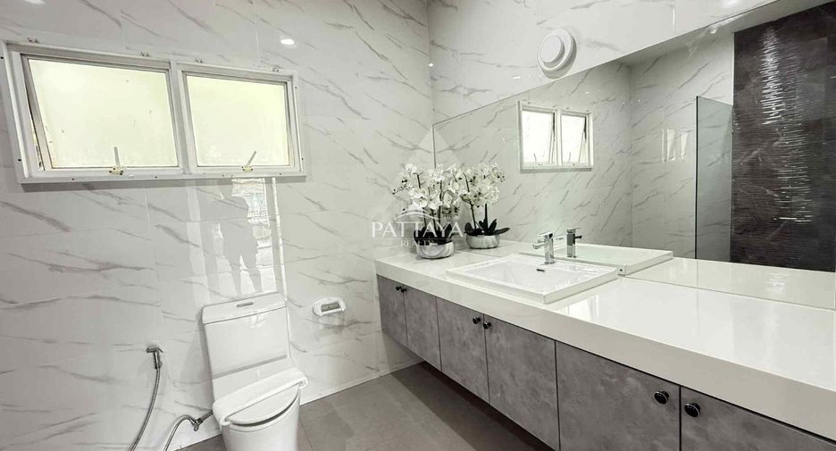 For sale 4 ベッドルーム house in Bang Lamung, Chonburi