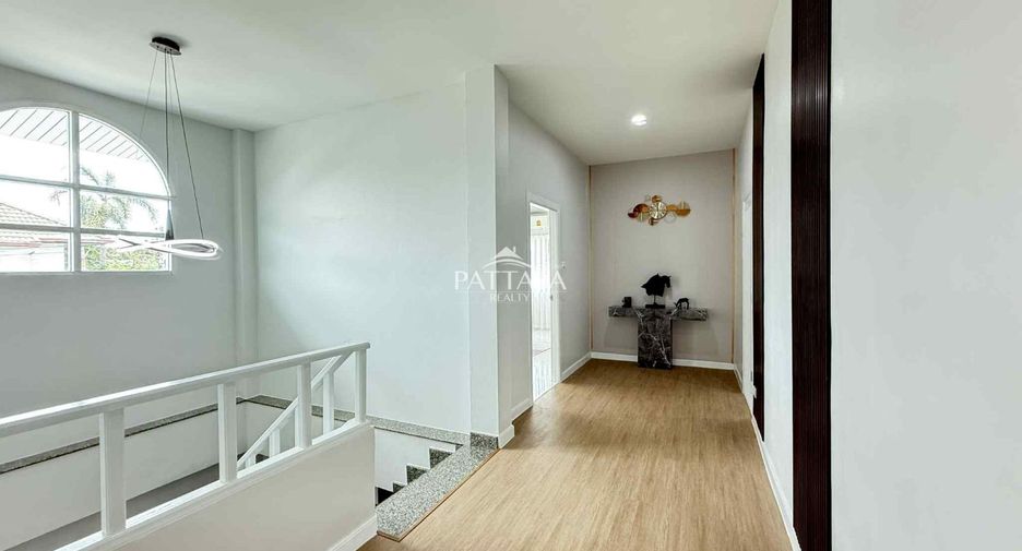 For sale 4 ベッドルーム house in Bang Lamung, Chonburi