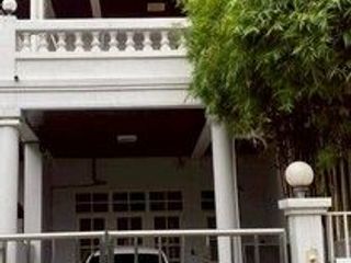 Аренда 4 спальни таунхаус в Чатучак, Бангкок