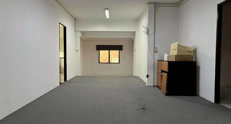 For rent 1 bed house in Lat Phrao, Bangkok