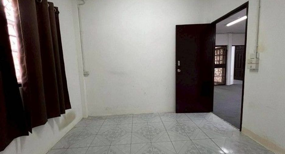 For rent 1 bed house in Lat Phrao, Bangkok