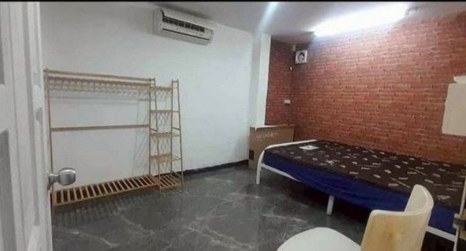 For rent 1 bed house in Bang Kapi, Bangkok