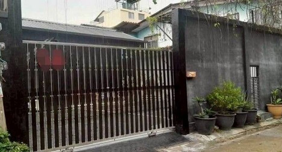 For rent 1 bed house in Bang Kapi, Bangkok