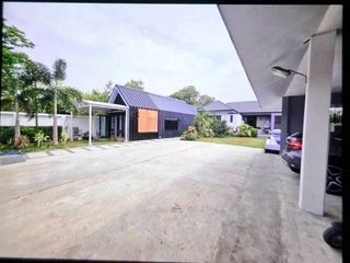 Casa en alquiler de 3 habitaciones en Thanyaburi, Pathum Thani