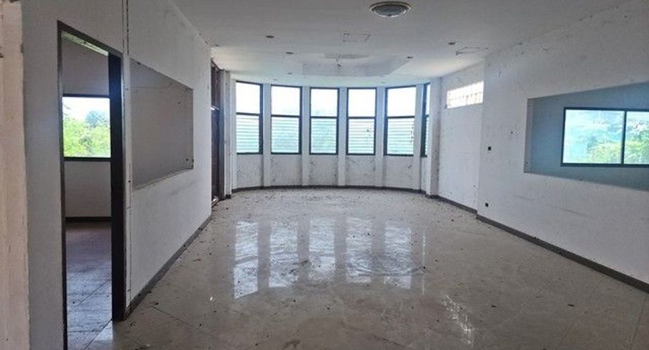 For sale 1 bed warehouse in Tha Tako, Nakhon Sawan