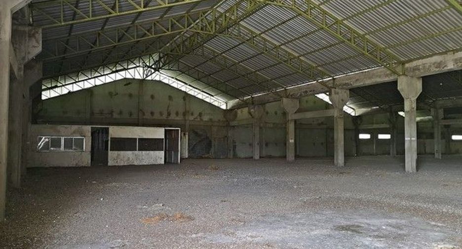 For sale 1 bed warehouse in Tha Tako, Nakhon Sawan