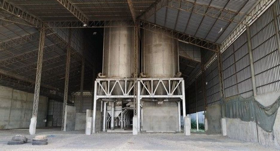 For sale 1 bed warehouse in Khlong Lan, Kamphaeng Phet