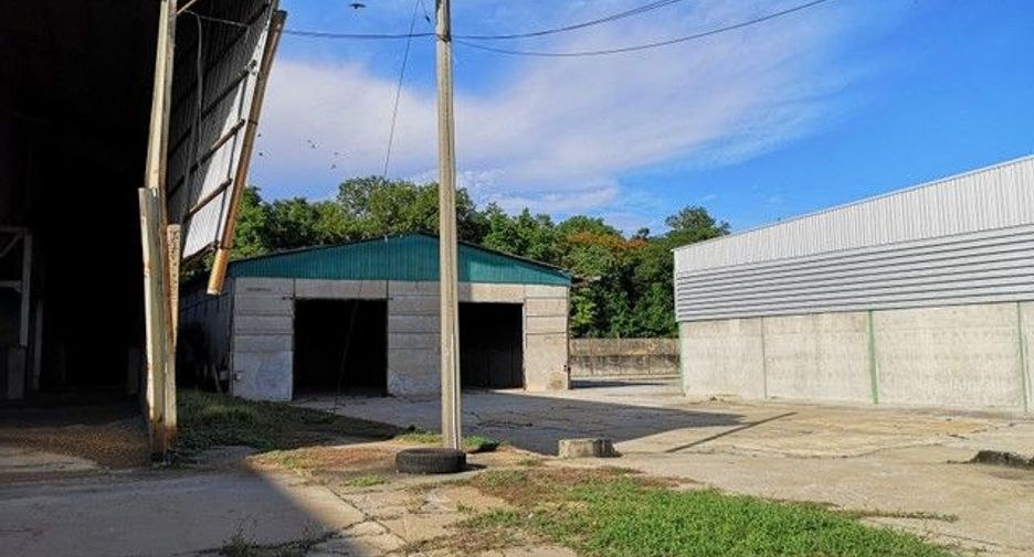 For sale 1 bed warehouse in Khlong Lan, Kamphaeng Phet