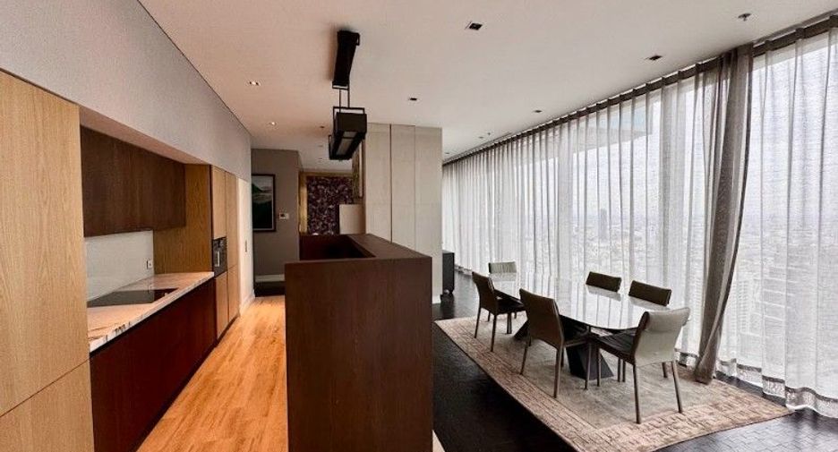 For rent 4 bedrooms condo in Sathon, Bangkok