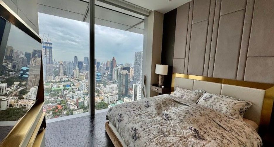 For rent 4 bedrooms condo in Sathon, Bangkok