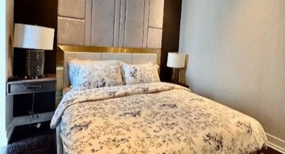 For rent 4 bedrooms condo in Sathon, Bangkok