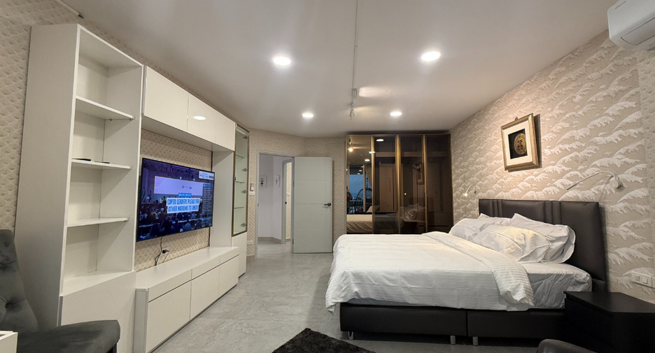 For sale 3 bedrooms condo in Mueang Chiang Mai, Chiang Mai