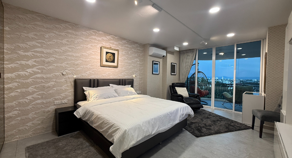 For sale 3 bedrooms condo in Mueang Chiang Mai, Chiang Mai