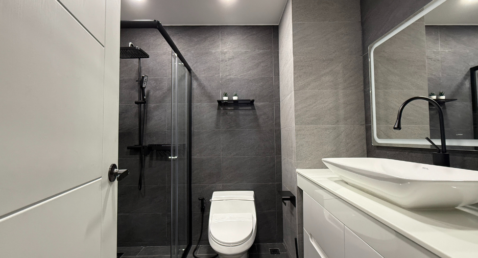 For sale 3 bedrooms condo in Mueang Chiang Mai, Chiang Mai