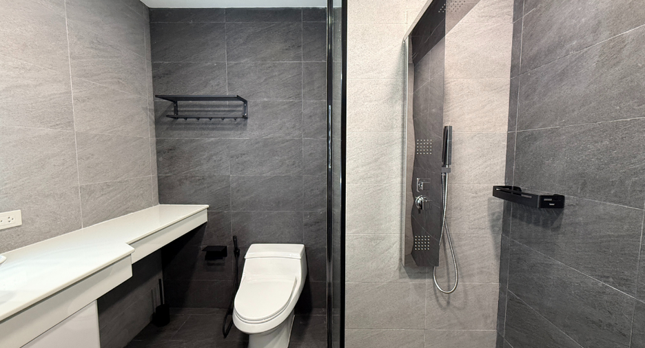 For sale 3 bedrooms condo in Mueang Chiang Mai, Chiang Mai