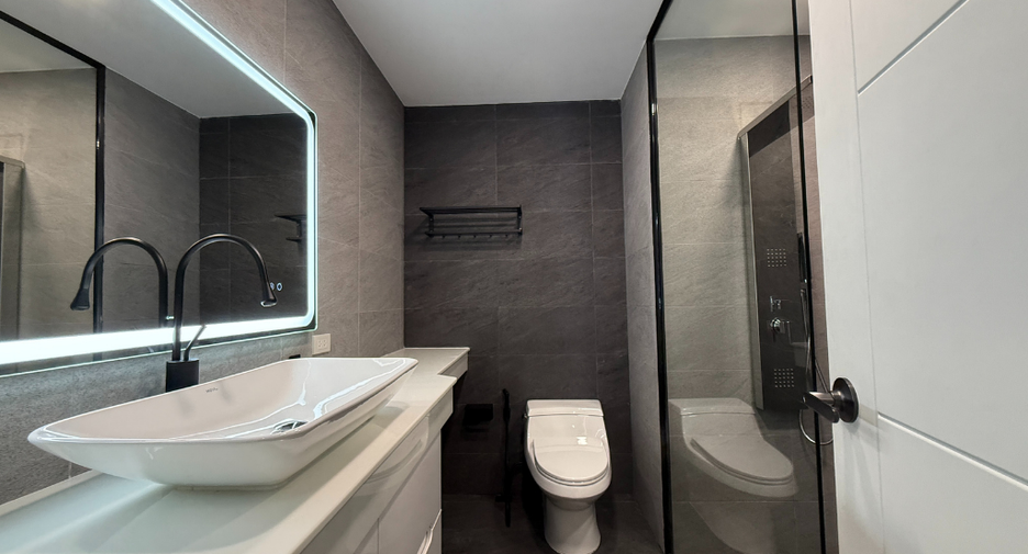 For sale 3 bedrooms condo in Mueang Chiang Mai, Chiang Mai