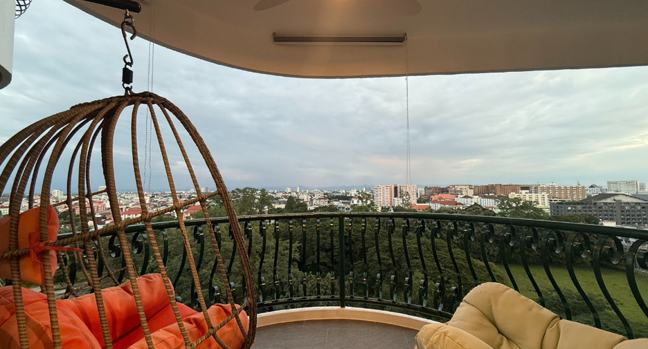 For sale 3 bedrooms condo in Mueang Chiang Mai, Chiang Mai