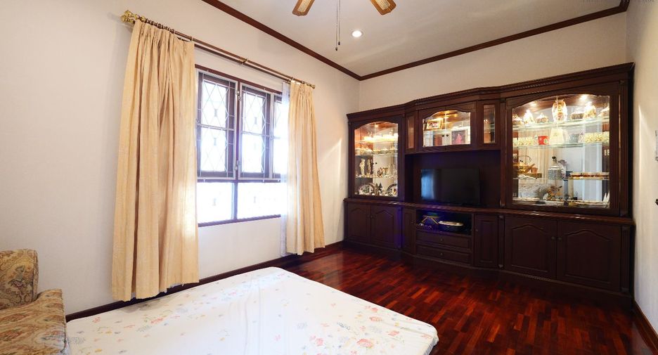 Casa en venta de 5 habitaciones en Bang Khae, Bangkok