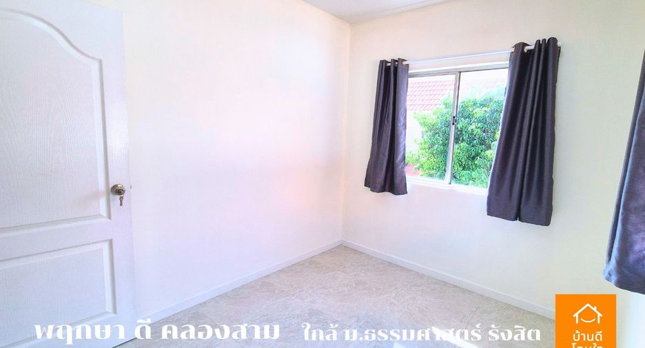 Casa adosada en venta de 3 habitaciones en Khlong Luang, Pathum Thani