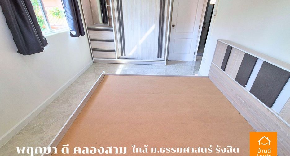 Casa adosada en venta de 3 habitaciones en Khlong Luang, Pathum Thani
