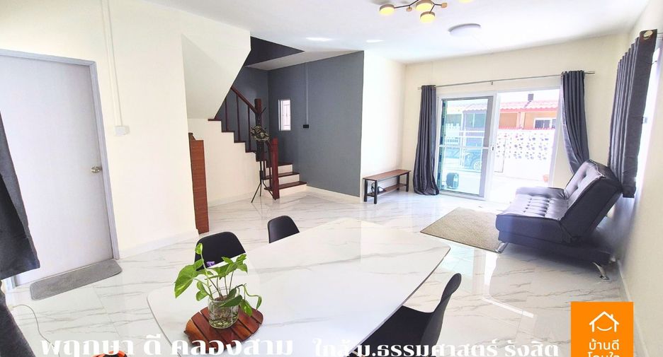 Casa adosada en venta de 3 habitaciones en Khlong Luang, Pathum Thani