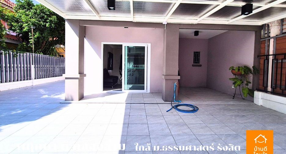 Casa adosada en venta de 3 habitaciones en Khlong Luang, Pathum Thani