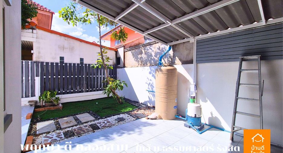 Casa adosada en venta de 3 habitaciones en Khlong Luang, Pathum Thani