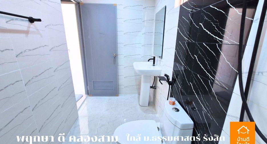 Casa adosada en venta de 3 habitaciones en Khlong Luang, Pathum Thani