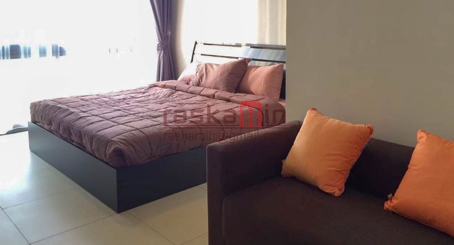 À vendre studio condo à Pratumnak, Pattaya