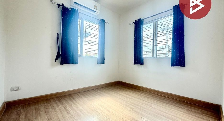 For sale 4 ベッドルーム townhouse in Krathum Baen, Samut Sakhon