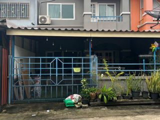 Casa adosada en venta de 3 habitaciones en Phra Samut Chedi, Samut Prakan