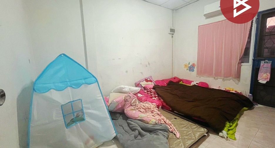 Casa adosada en venta de 3 habitaciones en Phra Samut Chedi, Samut Prakan