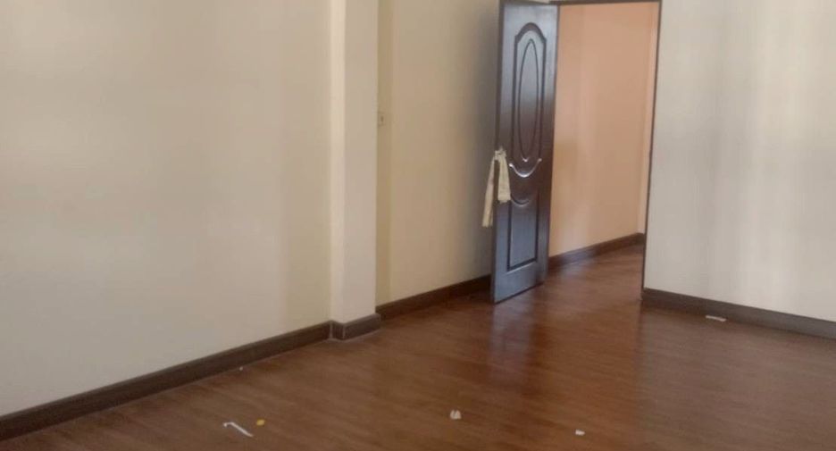 For sale 3 bedrooms retail Space in Bang Khae, Bangkok