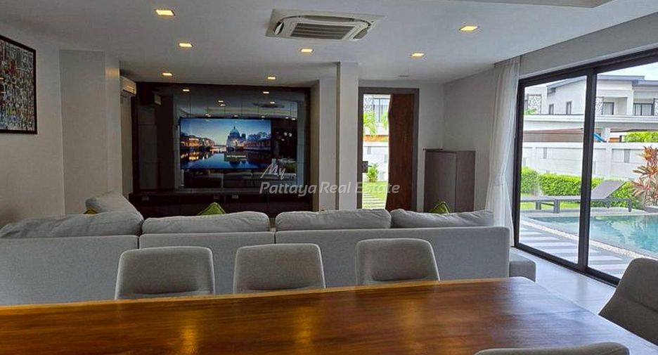 For sale 4 bedrooms villa in Bang Lamung, Chonburi