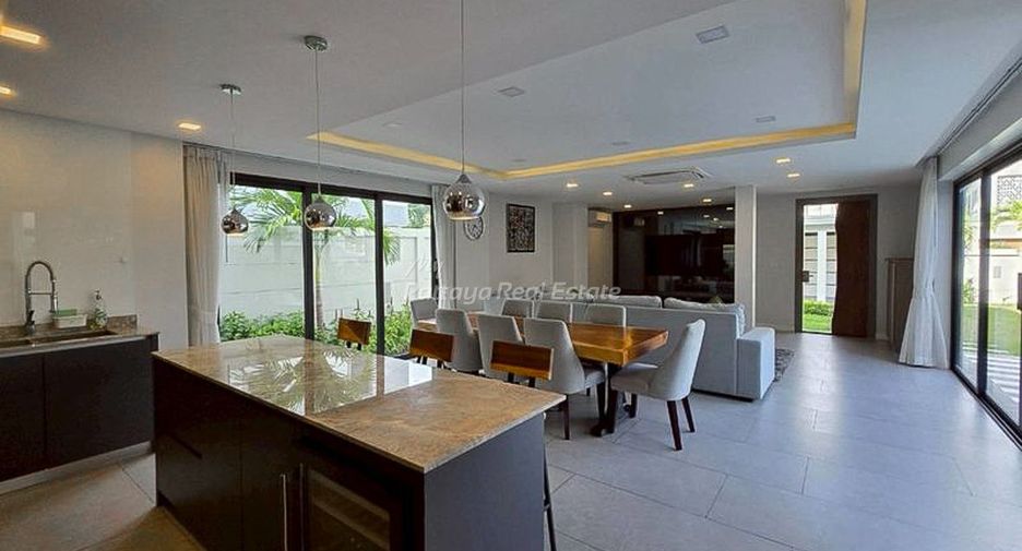For sale 4 bedrooms villa in Bang Lamung, Chonburi