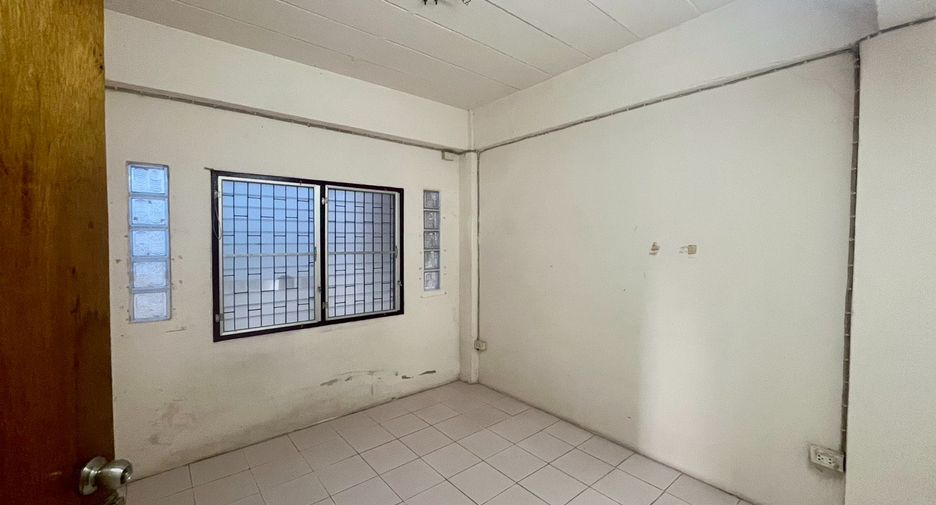 For sale 8 bedrooms apartment in Bangkok Noi, Bangkok