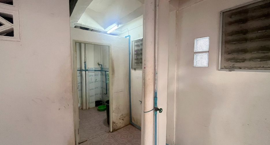 For sale 8 bedrooms apartment in Bangkok Noi, Bangkok