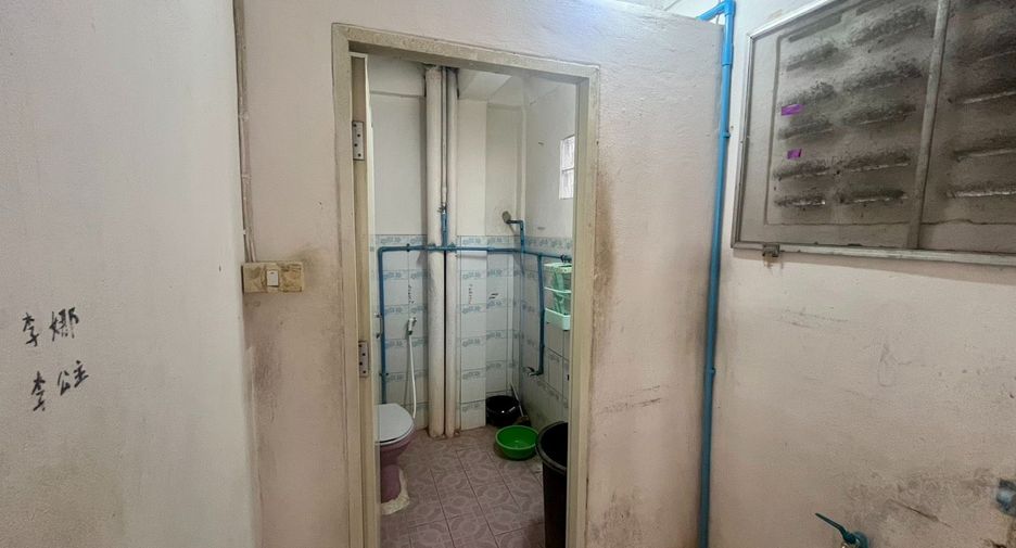 For sale 8 bedrooms apartment in Bangkok Noi, Bangkok