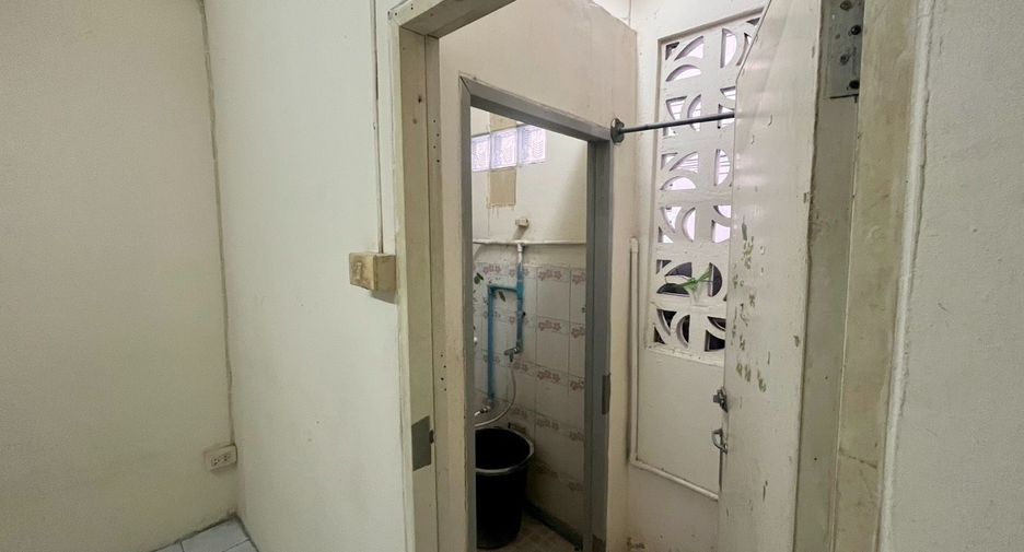 For sale 8 bedrooms apartment in Bangkok Noi, Bangkok