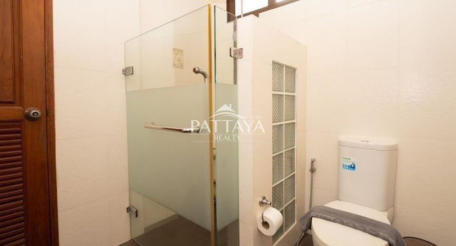 出租 和 出售 5 卧室 独立屋 在 Bang Lamung, Chon Buri