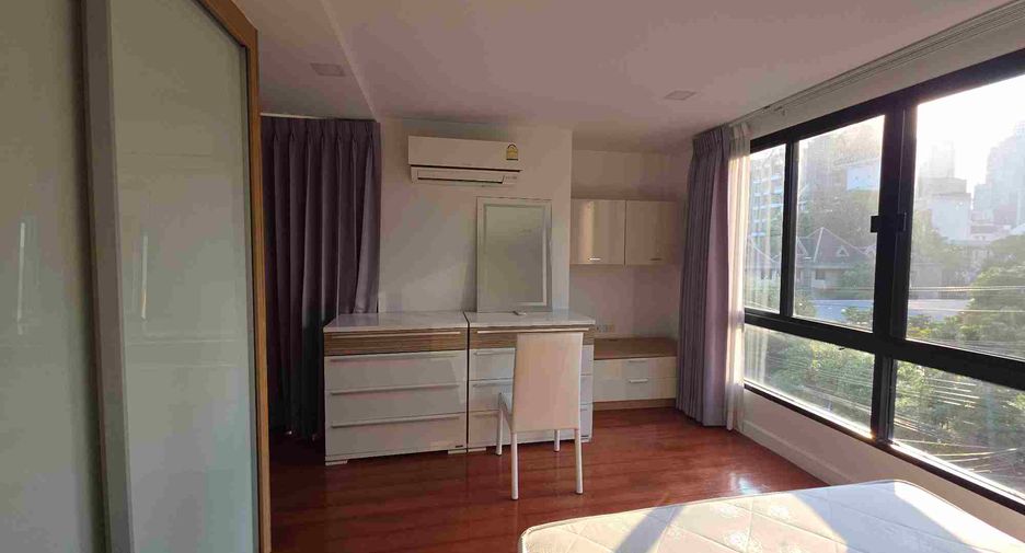 For sale 2 bedrooms condo in Watthana, Bangkok
