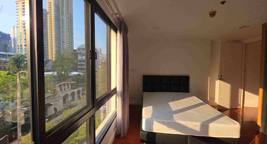 For sale 2 bedrooms condo in Watthana, Bangkok