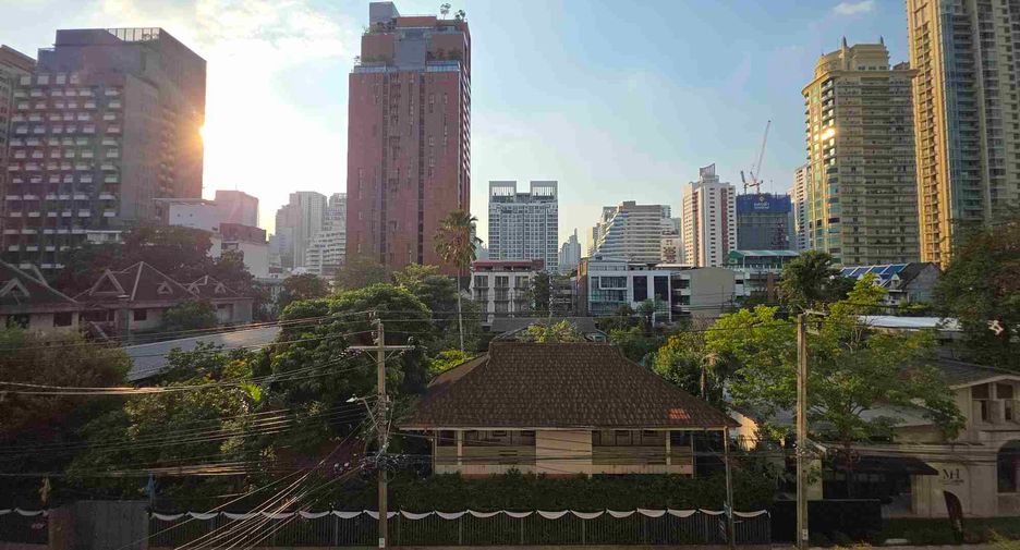 For sale 2 bedrooms condo in Watthana, Bangkok