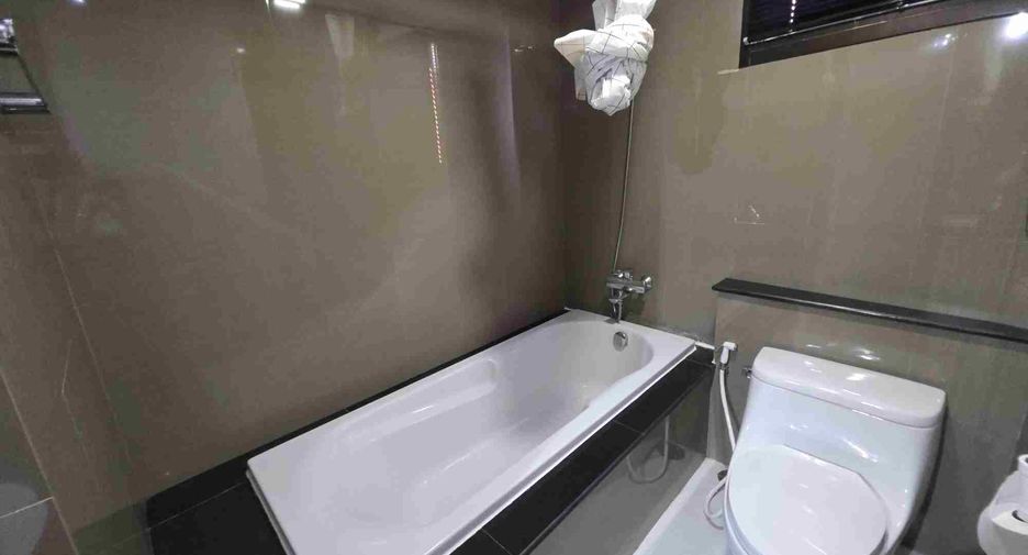 For sale 2 bedrooms condo in Watthana, Bangkok