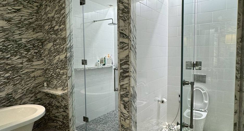 Wohnung zur Miete mit 2 Zimmer in Ban Bueng, Chonburi