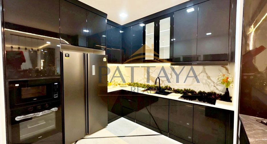 For rent 5 bedrooms villa in Bang Lamung, Chonburi
