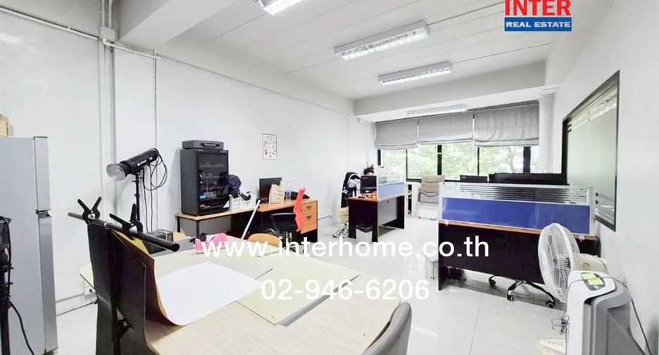 For sale 8 bedrooms retail Space in Chatuchak, Bangkok