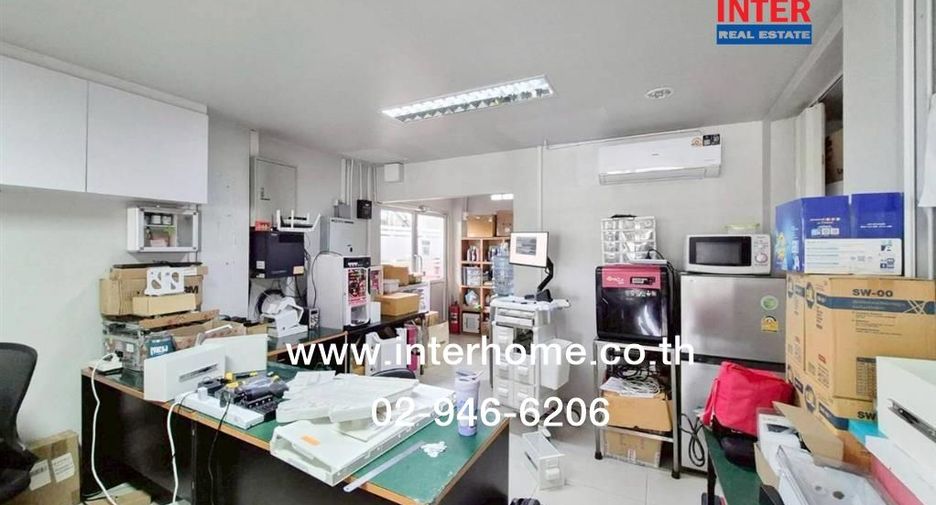 For sale 8 bedrooms retail Space in Chatuchak, Bangkok