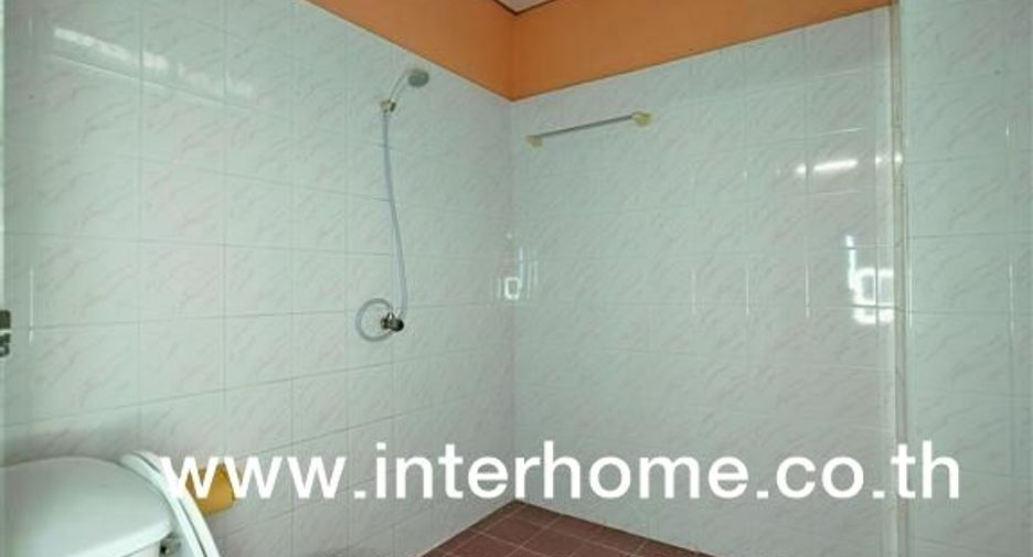 For sale 15 bedrooms warehouse in Krathum Baen, Samut Sakhon