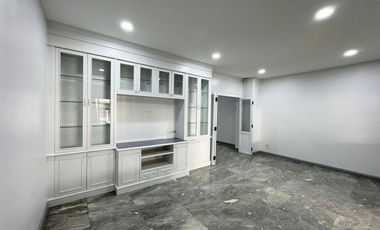 For rent 5 bedrooms townhouse in Suan Luang, Bangkok